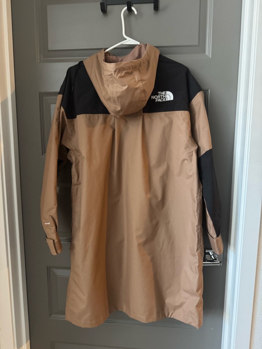 Reign on Parka - Picture 3 of 8